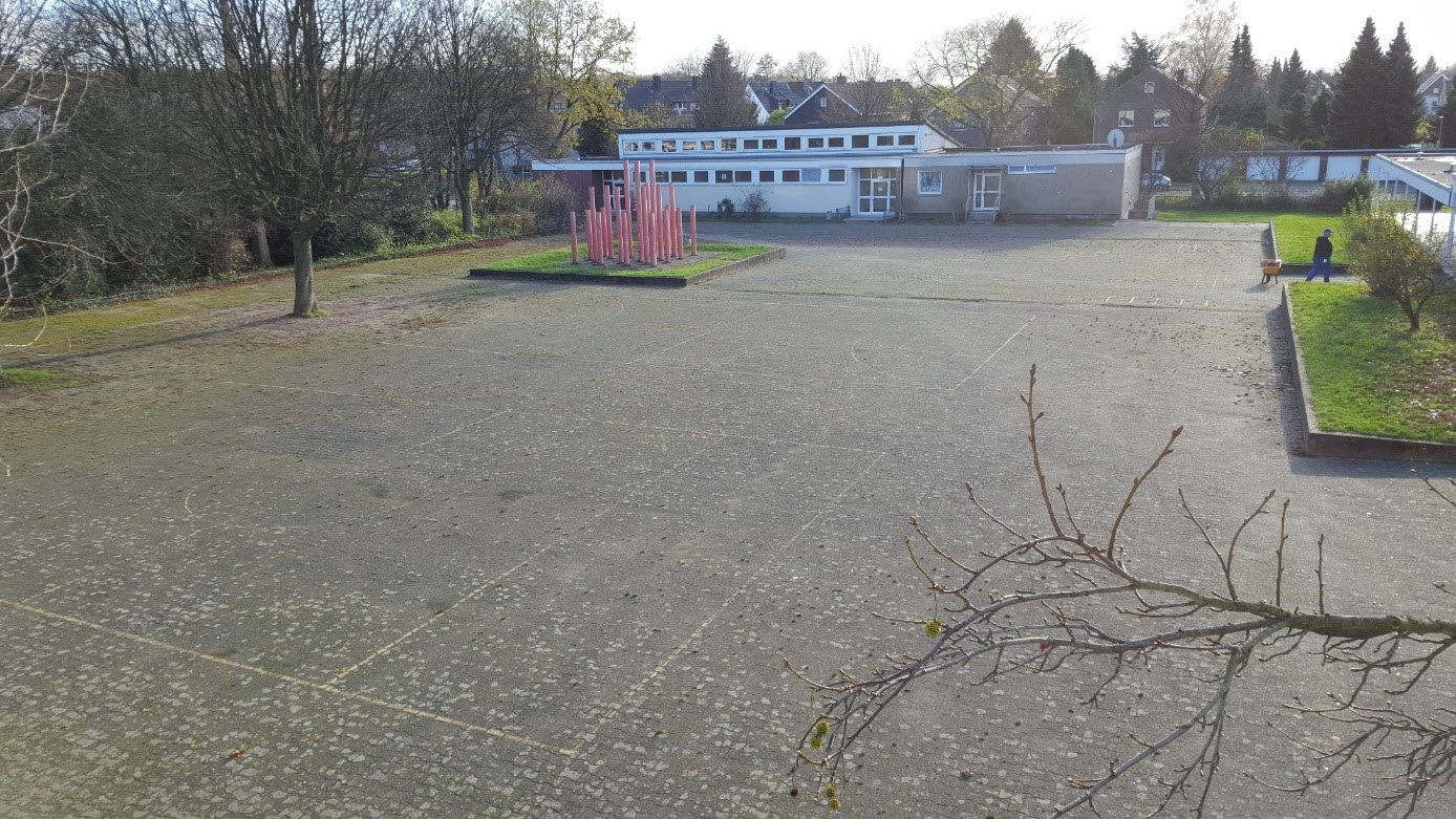 alter Schulhof